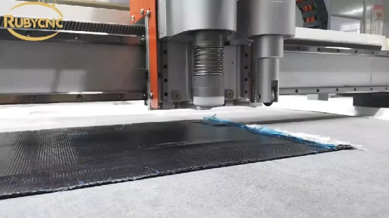 Macchina da taglio digitale CNC a lama oscillante per tessuto in neoprene, fibra di carbonio, fibra di vetro, tessuto non tessuto, tessuto preimpregnato, materiali compositi