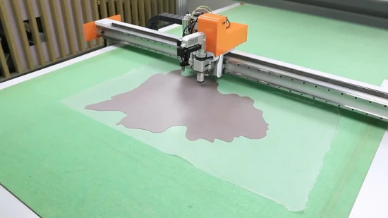 Coltello oscillante digitale a base piatta CNC Macchina per tagliare la pelliccia in pelle PU in vera pelle automatica automatica per realizzare scarpe Borse Plotter da taglio Buon prezzo